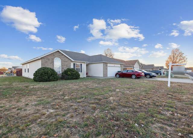 Property at 1113 Woodland Ridge Dr, Monett, MO 65708, 3 beds, 2 baths