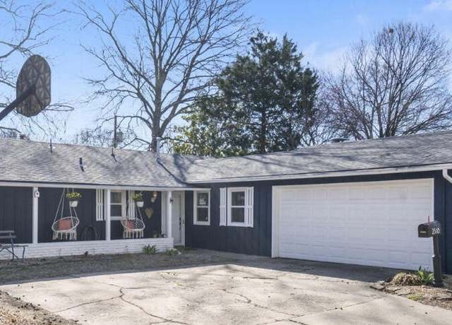 Property at 2518 S Franklin Ave, Springfield, MO 65807, 3 beds, 2 baths