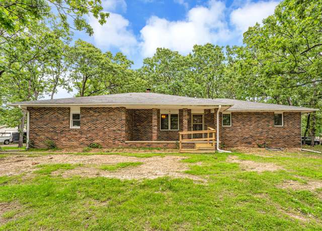 Property at 1061 Brentwood Dr, Marshfield, MO 65706, 3 beds, 1.5 baths
