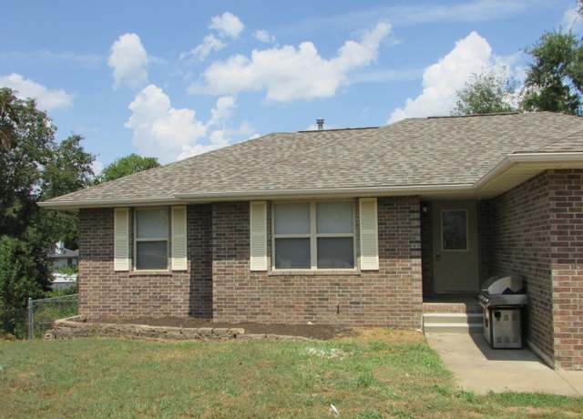 Property at 111 E Daleview Cir, Nixa, MO 65714, 4 beds, 3 baths