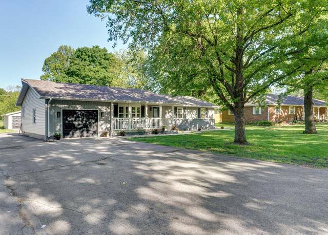 Property at 904 Oak St, Buffalo, MO 65622, 3 beds, 2 baths