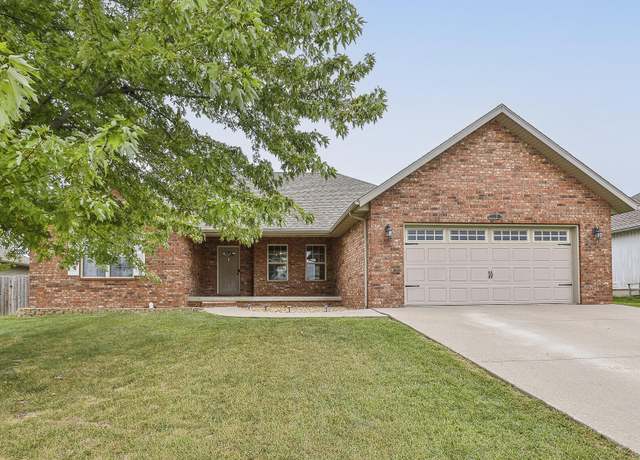 Property at 1180 Estate Ave, Marshfield, MO 65706, 4 beds, 2 baths