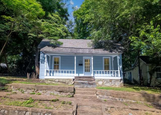 Property at 220 South 3rd St, Thayer, MO 65791, 2 beds, 1 bath