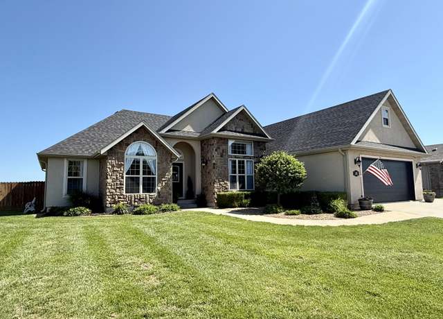 Property at 1415 Woodland Rd, Marshfield, MO 65706, 3 beds, 2 baths
