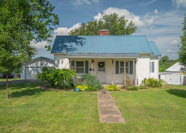 Property at 407 N Pine St, Pierce City, MO 65723, 2 beds, 1 bath