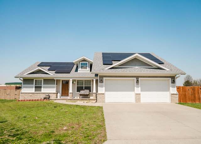 Property at 1203 Brookside Ln, Aurora, MO 65605, 3 beds, 2 baths