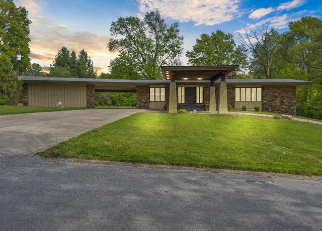 Property at 2859 E Utica St, Springfield, MO 65804, 4 beds, 4 baths