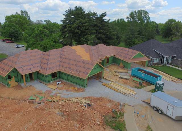 Property at 2453 E Swallow St, Springfield, MO 65804, 3 beds, 2.5 baths