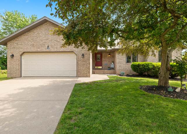 Property at 3356 E Swallow St, Springfield, MO 65804, 4 beds, 3 baths