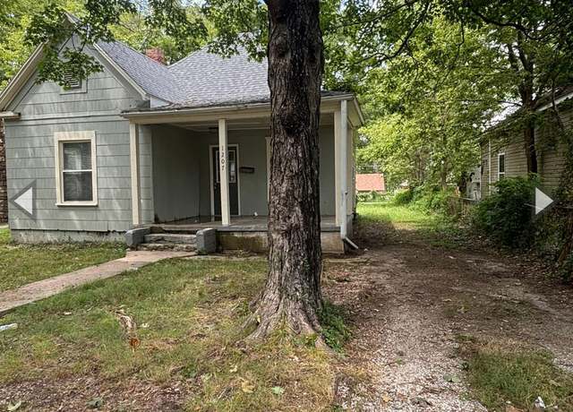 Property at 1207 W Florida St, Springfield, MO 65803, 3 beds, 2 baths