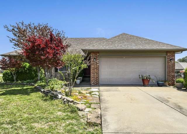 Property at 316 N Chippewa, Clever, MO 65631, 3 beds, 2 baths