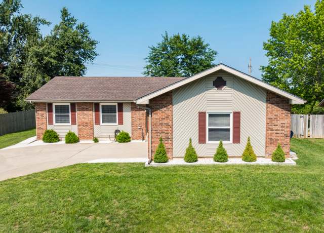 Property at 711 S Eagle St, Nixa, MO 65714, 3 beds, 2 baths