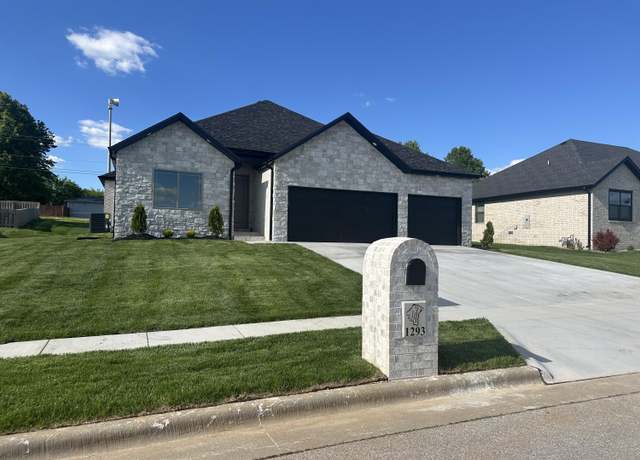 Property at 1293 W Gaslight Dr, Springfield, MO 65810, 4 beds, 3 baths