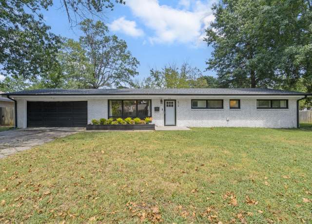 Property at 616 King St, Mt Vernon, MO 65712, 3 beds, 2 baths