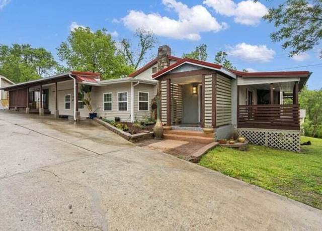 Property at 622 Lake Shore Dr, Branson, MO 65616, 5 beds, 3 baths