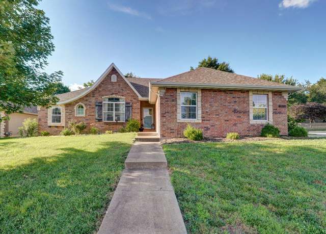 Property at 5055 E Cherry Pl, Springfield, MO 65809, 3 beds, 2 baths