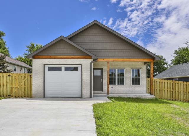 Property at 250 W Erin Cir, Bolivar, MO 65613, 3 beds, 3 baths
