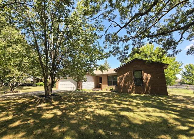 Property at 716 Washington St, Strafford, MO 65757, 3 beds, 2 baths