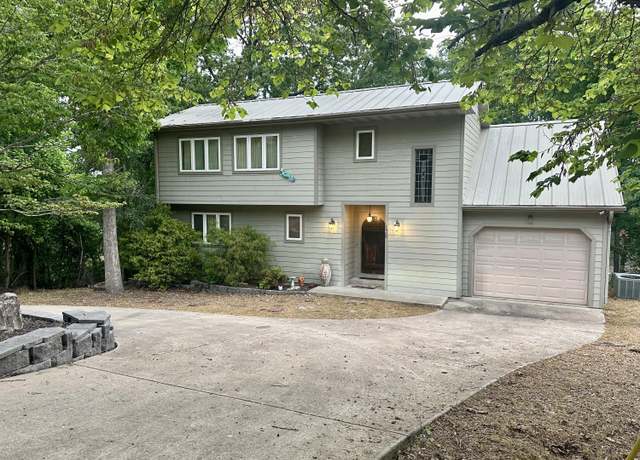 Property at 136 Riverview Dr, Mammoth Spring, AR 72554, 4 beds, 3 baths