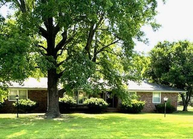Property at 508 Garfield St, Greenfield, MO 65661, 3 beds, 2 baths