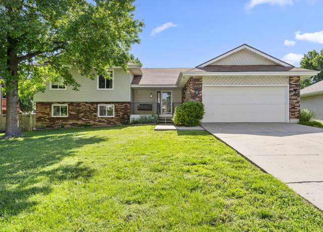 Property at 3864 S Hillcrest Ave, Springfield, MO 65807, 4 beds, 3 baths