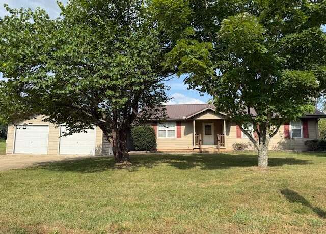 Property at 1301 Deer Park Ln, Mountain View, MO 65548, 3 beds, 2 baths