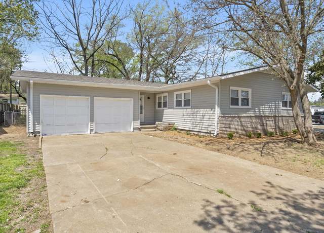 Property at 1833 S Newton Ave, Springfield, MO 65807, 3 beds, 2 baths