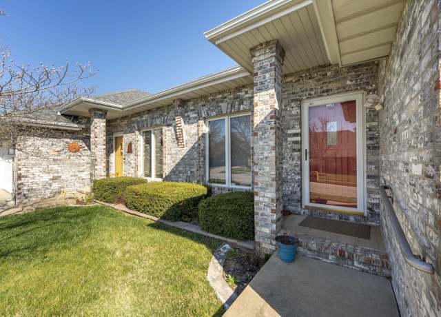 Property at 341 E Degraffenreid St, Springfield, MO 65810, 2 beds, 2 baths