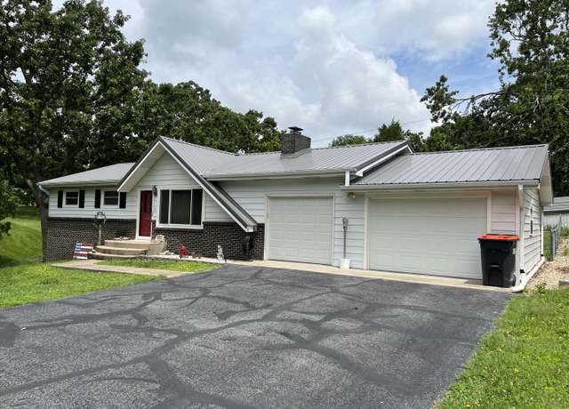 Property at 111 Robinhood Dr, Cassville, MO 65625, 3 beds, 1.5 baths