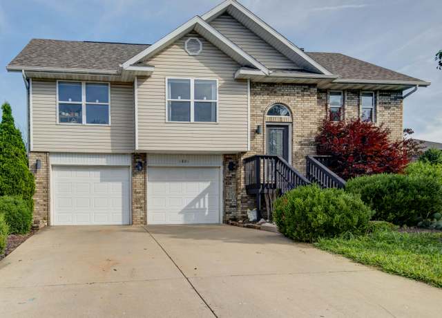 Property at 1801 N 22nd St, Ozark, MO 65721, 5 beds, 3 baths