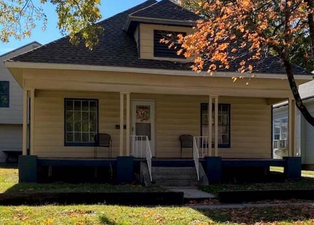 Property at 1106 W 6th St, Joplin, MO 64801, 3 beds