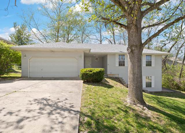 Property at 127 Maplewood Dr, Branson, MO 65616, 3 beds, 2 baths