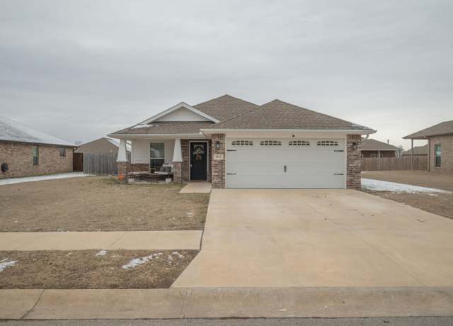 Property at 2012 Eagle Dr, Neosho, MO 64850, 3 beds, 2 baths