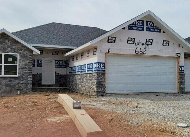 Property at 662 W Pinewood St, Nixa, MO 65714, 3 beds, 2 baths