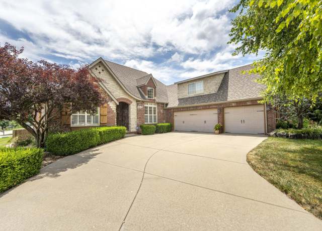 Property at 1463 N Marlowe Ave, Springfield, MO 65802, 4 beds, 3 baths