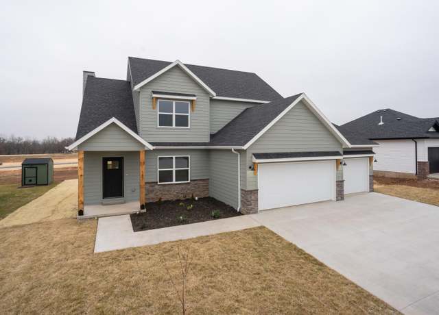 Property at 2129 E Will St, Republic, MO 65738, 5 beds, 2.5 baths