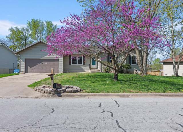 Property at 510 SE Southeast Hills Dr, Nixa, MO 65714, 4 beds, 2 baths
