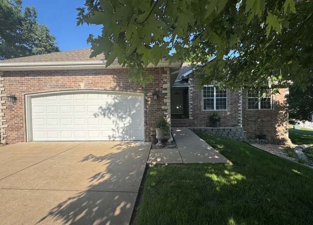 Property at 4656 S Shady Lake Ct, Springfield, MO 65810, 5 beds, 2 baths