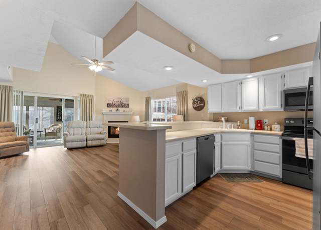 Property at 127 The Bluffs Blfs Unit 34-6, Branson, MO 65616, 3 beds, 3 baths