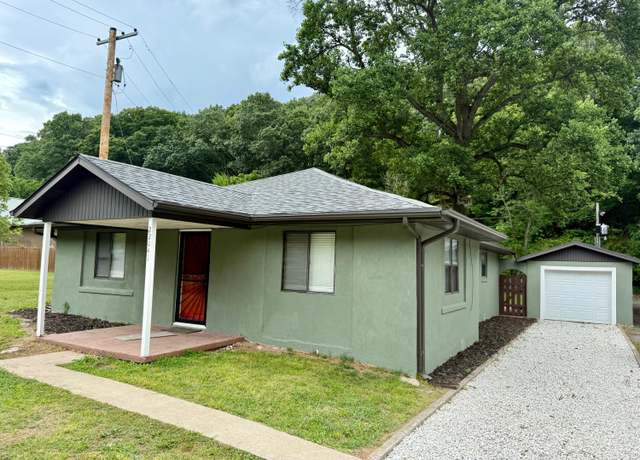Property at 22041 Main St, Reeds Spring, MO 65737, 2 beds, 2 baths