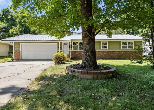 Property at 1312 E Rosebrier St, Springfield, MO 65804, 3 beds, 1 bath