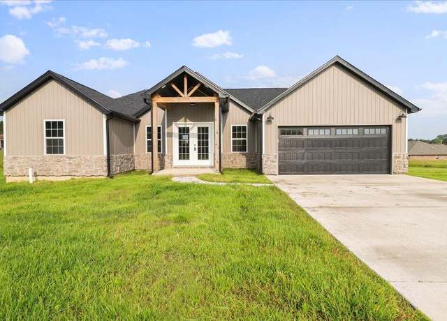 Property at 2605 Country Dr, Mountain Grove, MO 65711, 3 beds, 2 baths