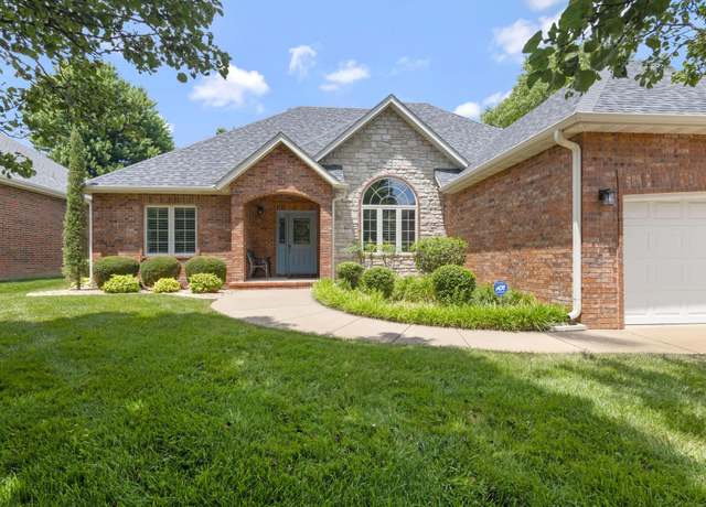 Property at 593 E Montrose Dr, Springfield, MO 65810, 3 beds, 2 baths