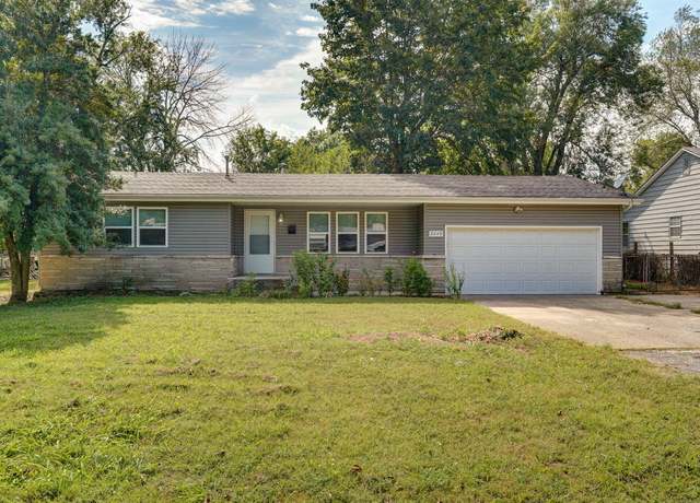Property at 2249 S Dollison Ave, Springfield, MO 65807, 3 beds, 1.5 baths