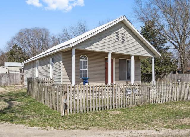 Property at 1674 State Highway 13, Blue Eye, MO 65611, 3 beds, 1.5 baths