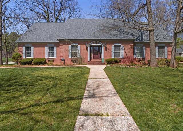 Property at 2111 Sycamore Dr, West Plains, MO 65775, 4 beds, 4.5 baths