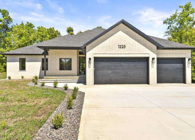 Property at 1225 W Rainey St, Ozark, MO 65721, 4 beds, 2.5 baths