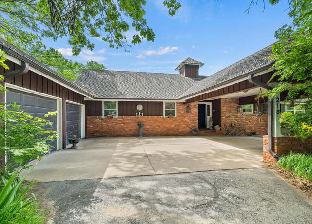 Property at 2218 E Cardinal St, Springfield, MO 65804, 3 beds, 2.5 baths