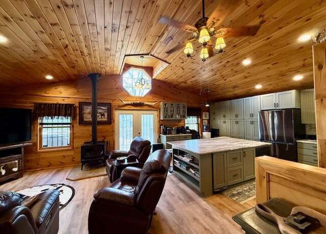 Property at 7528 Newkirk Rd, Mountain Grove, MO 65711, 5 beds, 3 baths