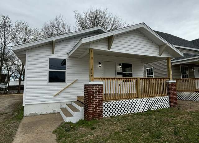 Property at 425 W Division St, Springfield, MO 65803, 3 beds, 1 bath